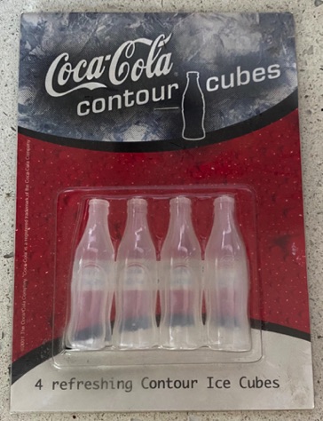 7577-2 € 3,00 coca cola ice cubs in vorm van flesje.jpeg
